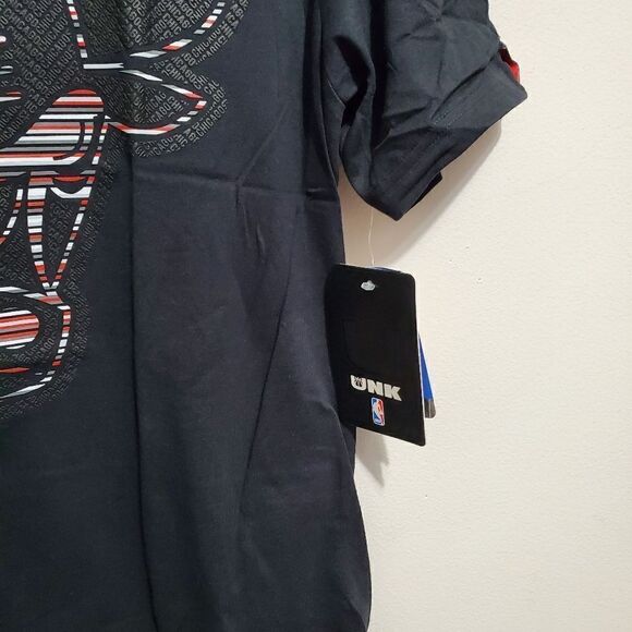 NBA CHICAGO BULLS SZ MEDIUM T SHIRT NWOT UNK BLACK/RED - Picture 8 of 9